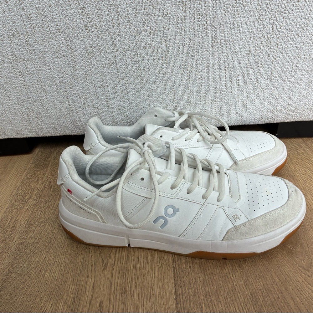 ON the Roger clubhouse white sneakers